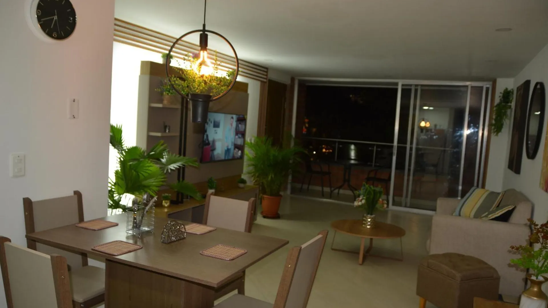 Apartmán Moderno Y Centrico Apartamento Con Impresionantes Vistas A La Montana Medellín