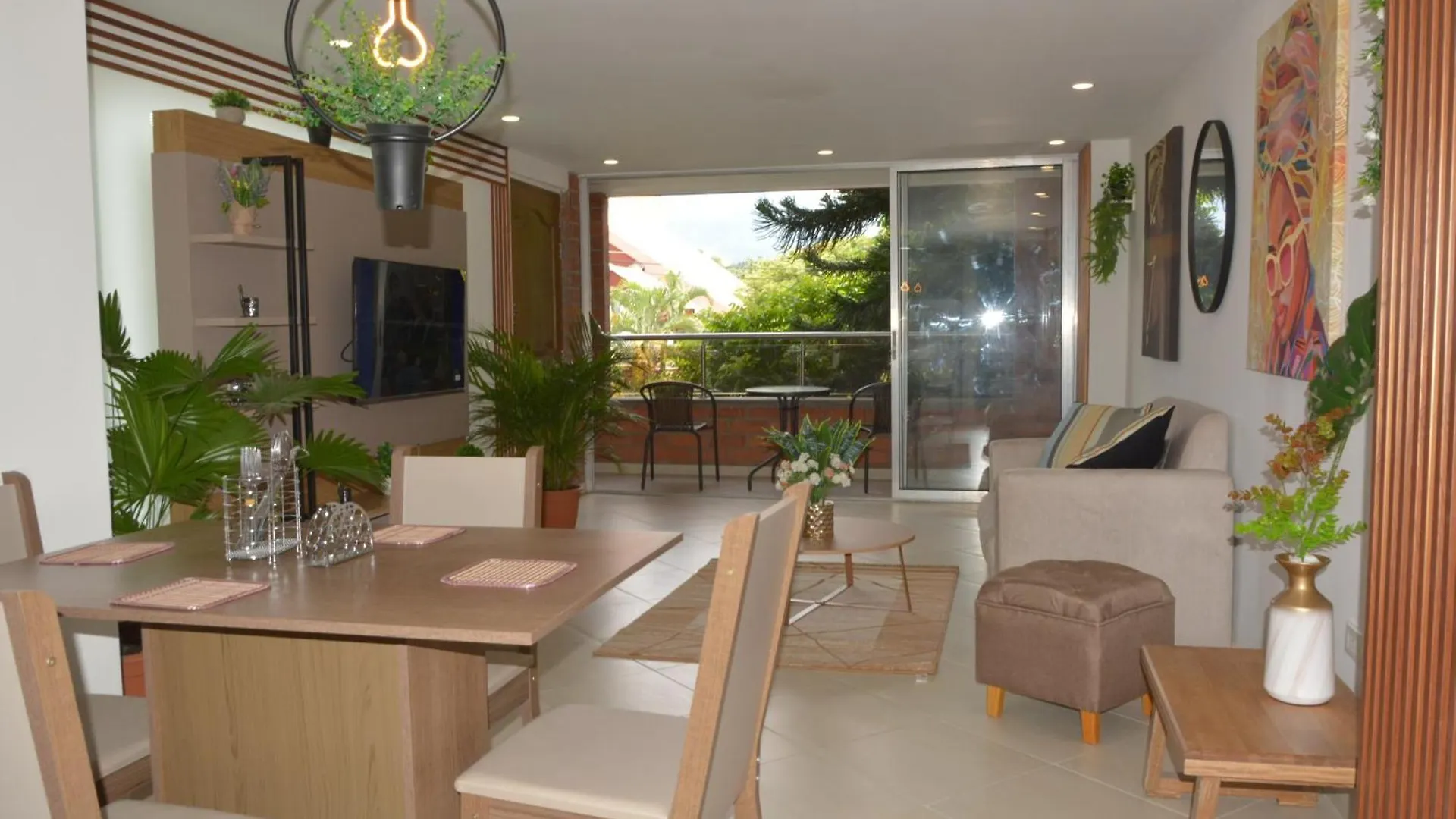 Moderno Y Centrico Apartamento Con Impresionantes Vistas A La Montana Medellín Apartmán