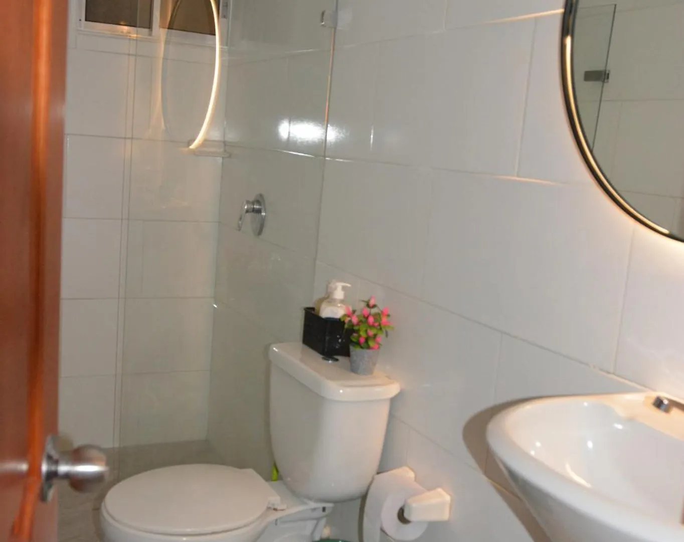 Moderno Y Centrico Apartamento Con Impresionantes Vistas A La Montana Медельин